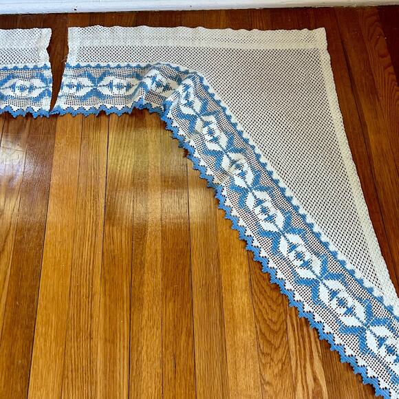 Vintage Cottagecore Blue and Cream Lace Ruffled Window Valances set of 2 - Picture 5 of 14